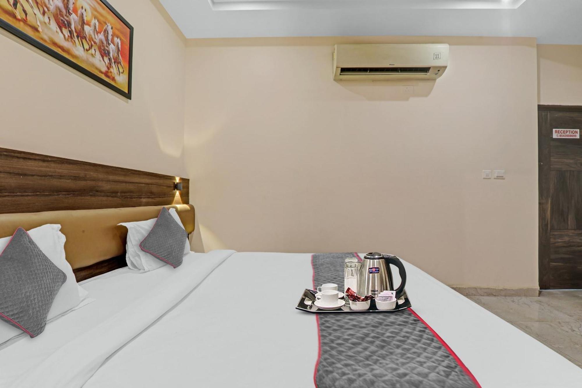 Townhouse 1150 Hotel Dayal Palace Chinhat Exteriér fotografie