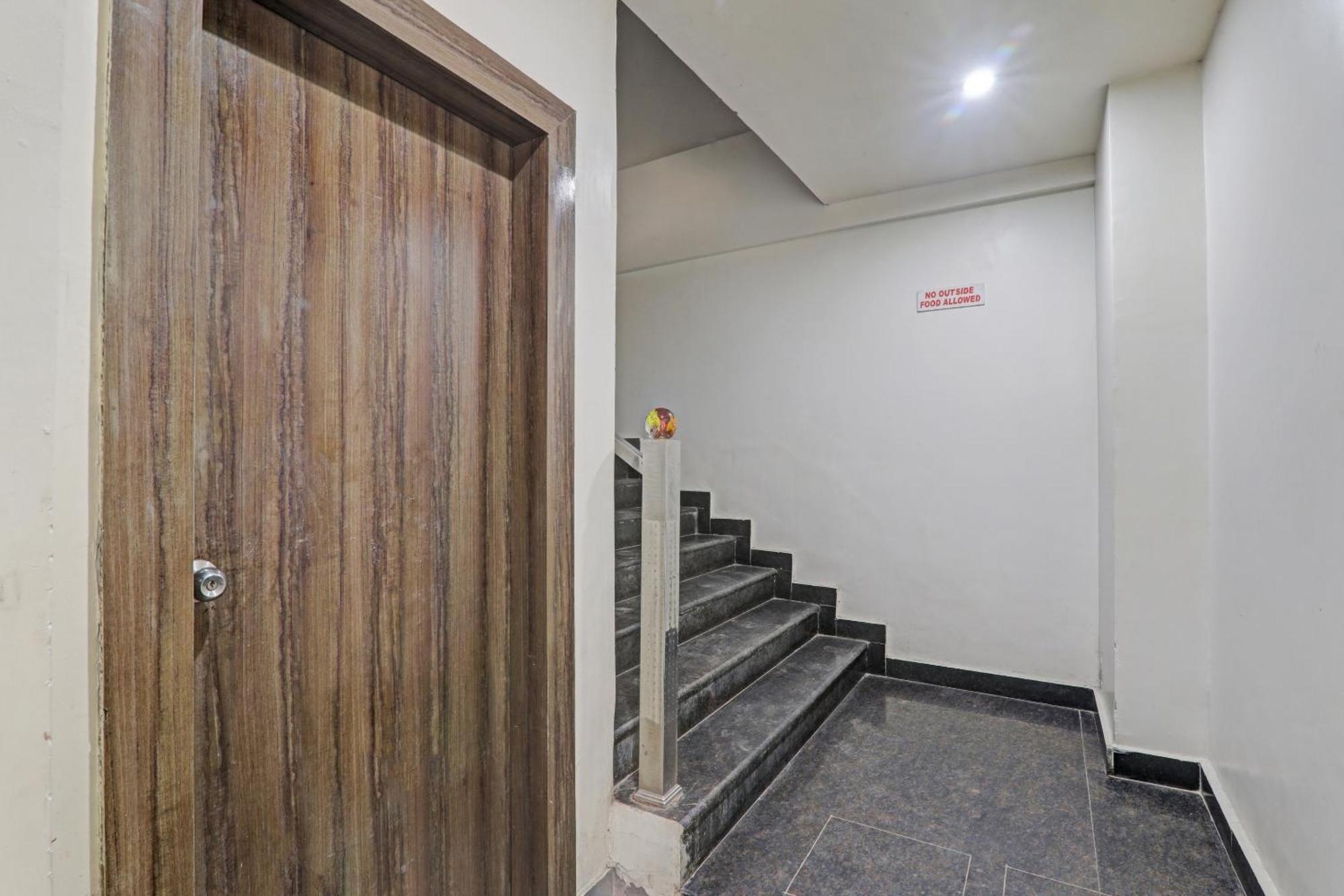 Townhouse 1150 Hotel Dayal Palace Chinhat Exteriér fotografie